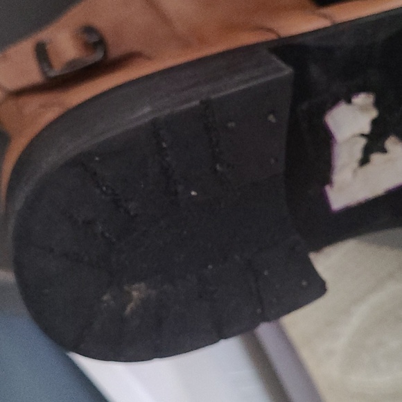 Boots - Picture 4 of 6